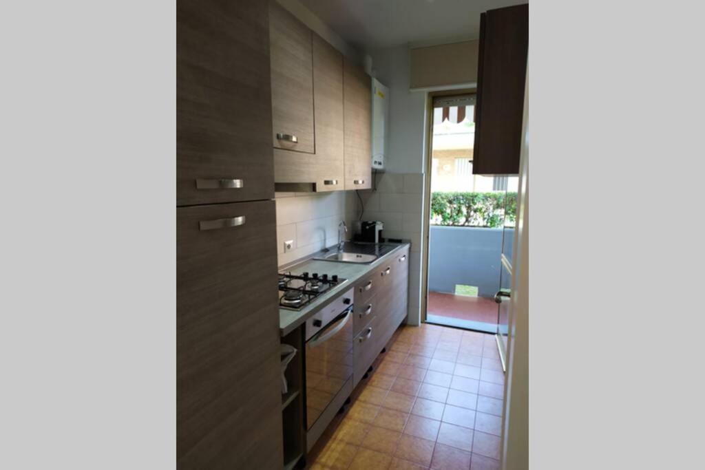 Beach House, 300 M Dal Mare, Marina Di Massa Kültér fotó