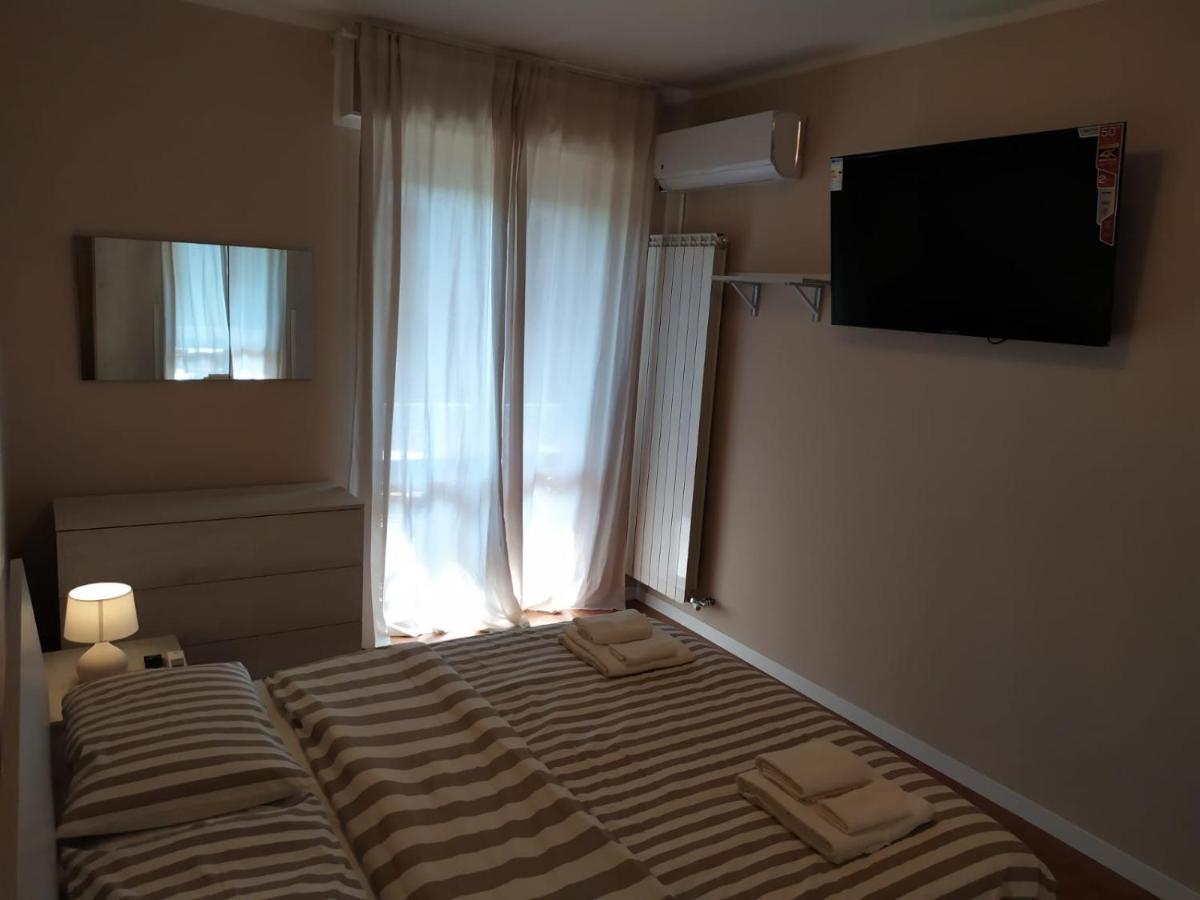 Beach House, 300 M Dal Mare, Marina Di Massa Kültér fotó