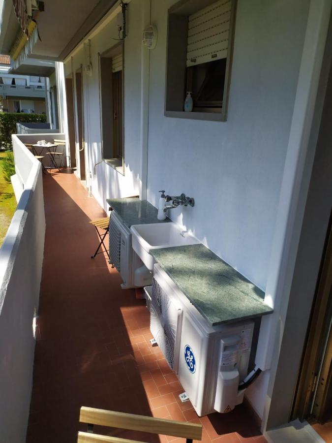Beach House, 300 M Dal Mare, Marina Di Massa Kültér fotó