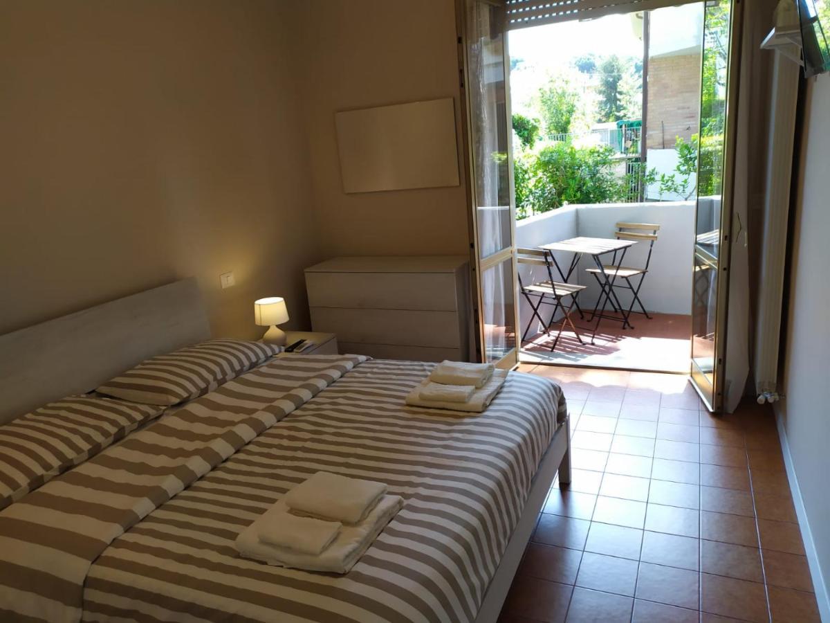 Beach House, 300 M Dal Mare, Marina Di Massa Kültér fotó