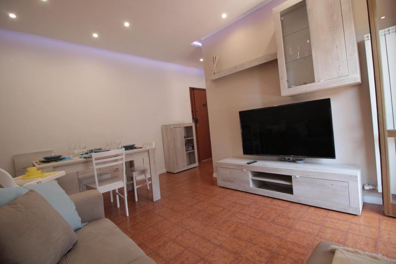 Beach House, 300 M Dal Mare, Marina Di Massa Kültér fotó